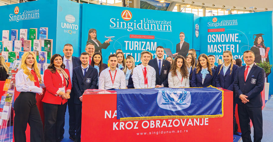 Студентите на штандот на Универзитетот Сингидунум.
