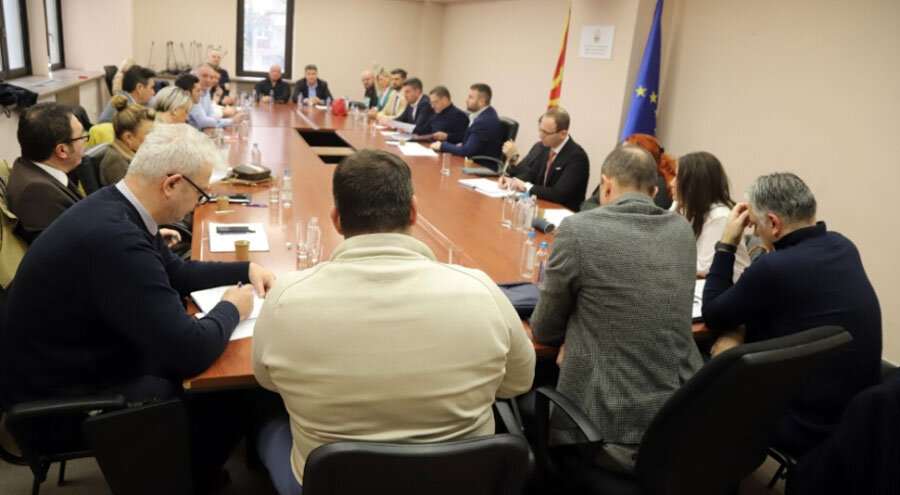 Дурмиши на средба со трговците и дистрибутерите.