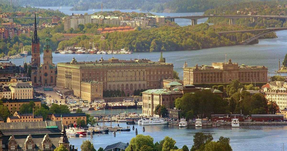 Со нови 16 авиолинии од скопскиот и од охридскиот аеродром до пораст на бројот на туристи