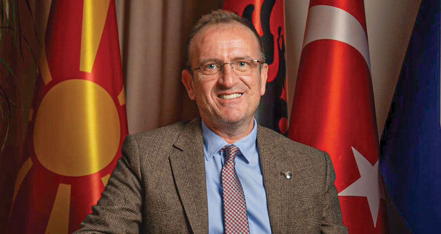 Арбен Таравари.