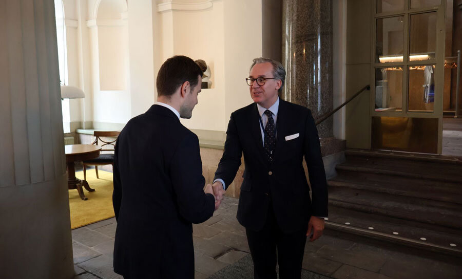 Муцунски на повеќе од дваесетина средби со високи претставници во светот. | Извор: МНР