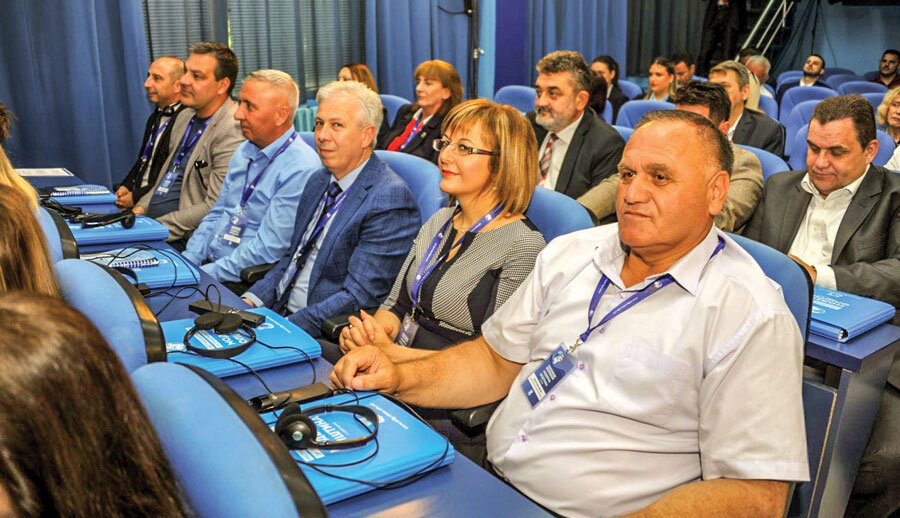 Градоначалници од македонските општини присутни на Меѓународниот форум