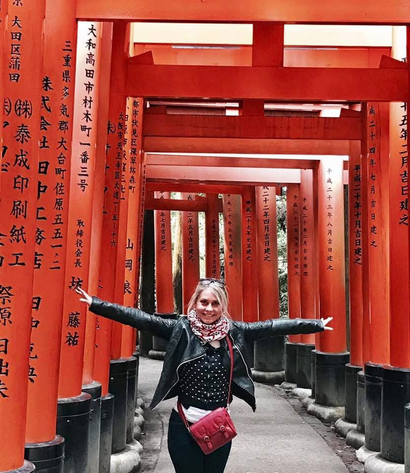 Божиновска: „Задоволството од моето студирање на Факултетот за туризам е огромно бидејќи тоа не беше само образовен процес, туку и патување кое ме изгради како професионалец и како личност.“