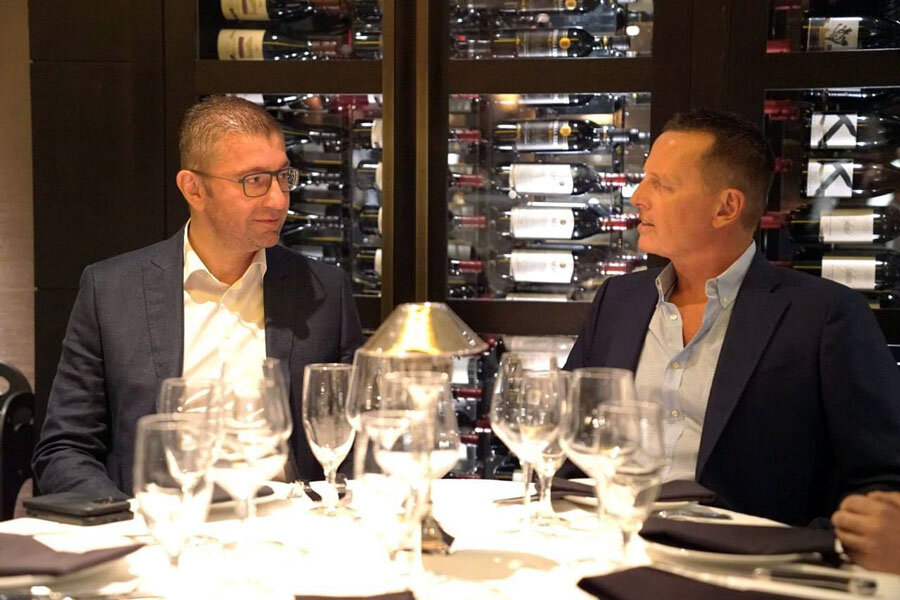 Мицкоски: „Треба да се гордееме што имаме можност како малубројна држава од срцето на Балканот и како политичари од овој дел на Европа, да бидеме блиски со најголемата и најсилна држава во моментот – САД.“ | Извор: Христијан Мицкоски