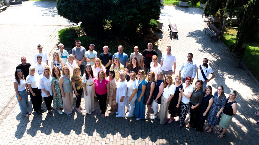 СУГС „Димитар Влахов“ ја истакнува и заложбата на Министерството за образование – финансиски го поддржаа целиот процес на дуално образование.