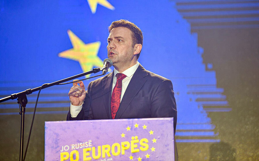 Бујар Османи.