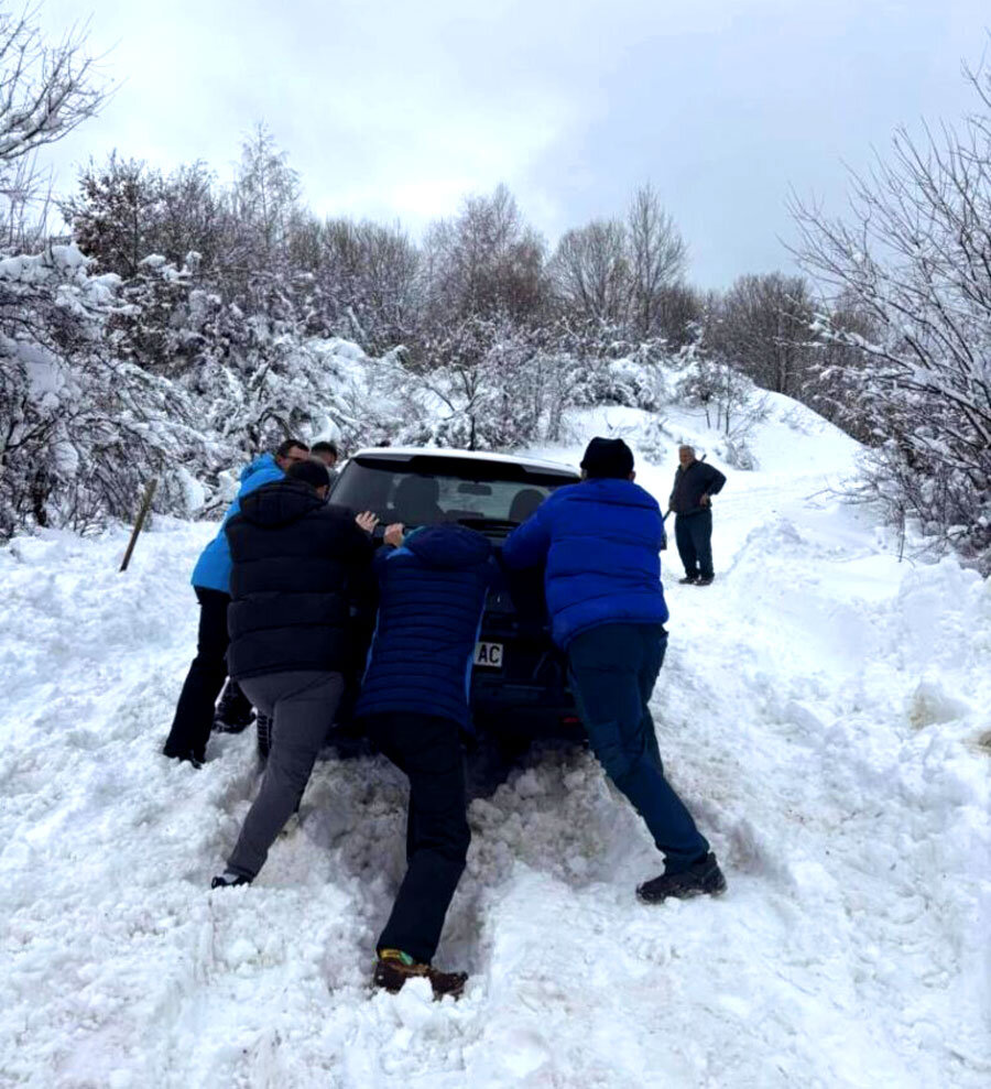Патот кон Маврово најголем проблем.